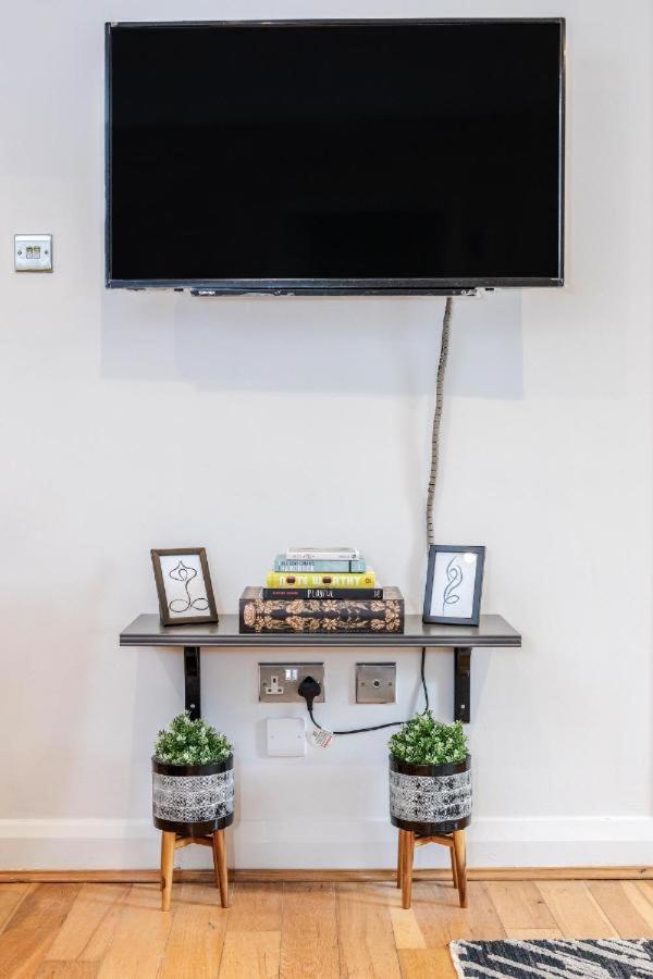 Stunning 2-Bed Apt - Free Parking - Camden - Central - Zoo - Shop - Events Londyn Zewnętrze zdjęcie